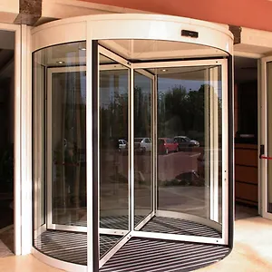  אכסניה Monte Carlo Palace רומניה